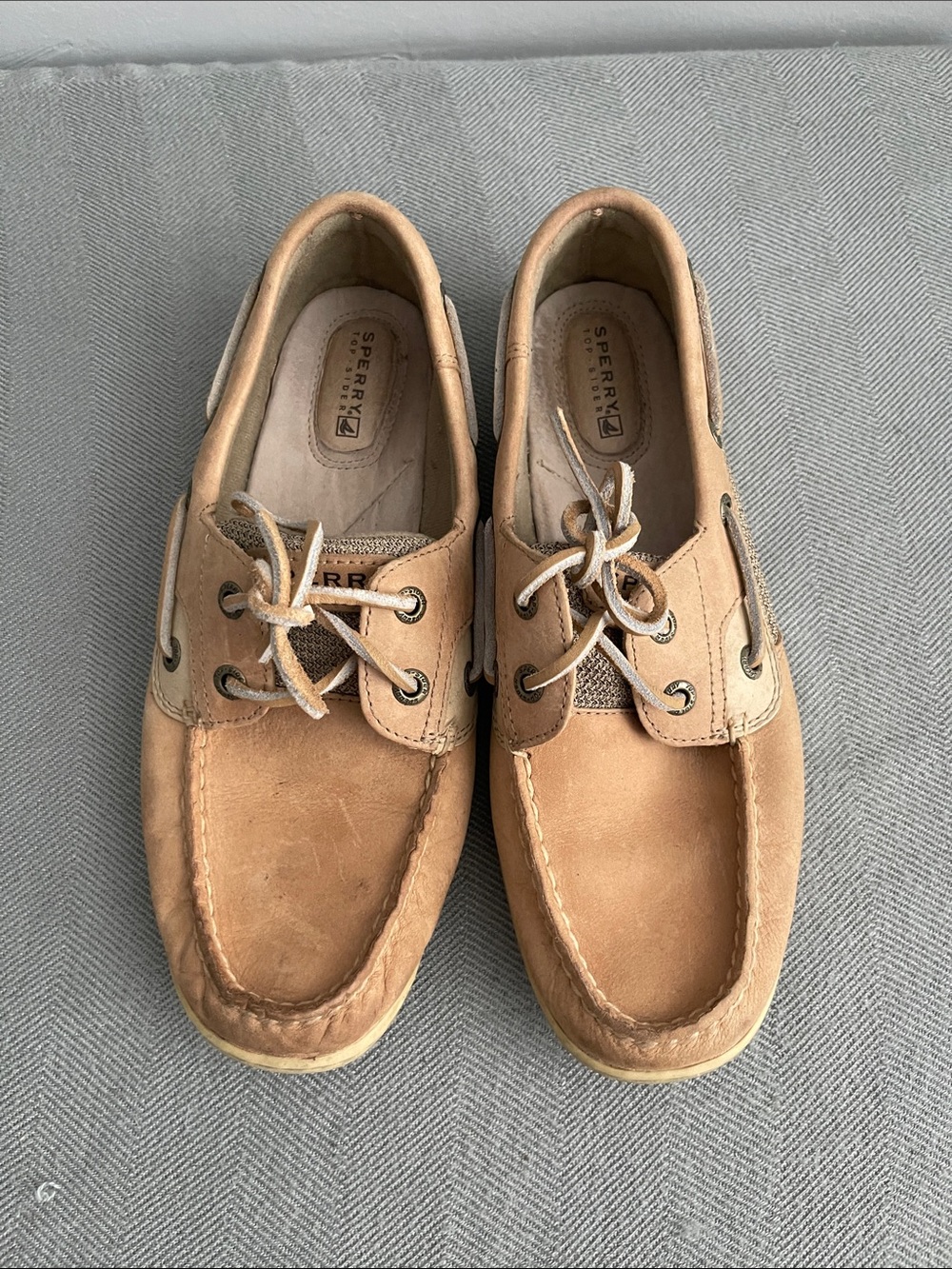 Sperry women's Light Brown/Tan Two-Tone Leather Boat Shoes. cod #i1